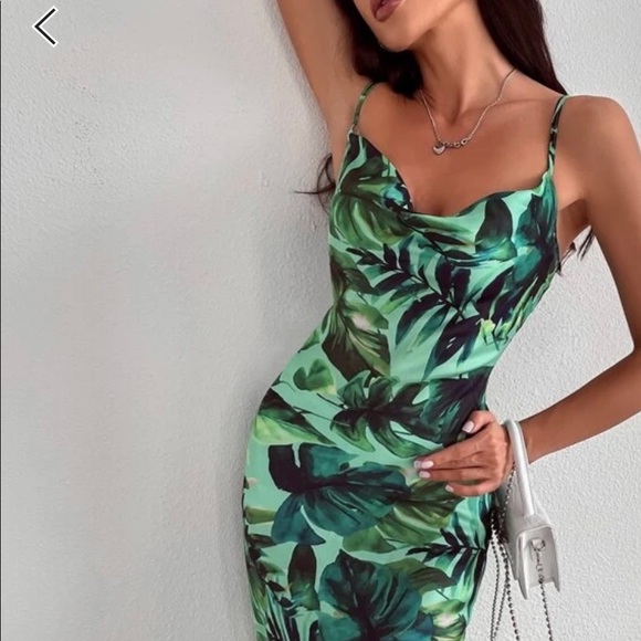 High slit midi dress - Picture 3 of 3